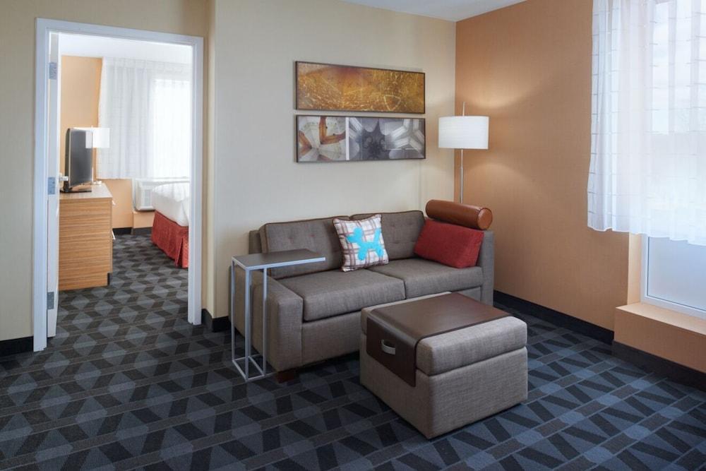Towneplace By Marriott Grand Rapids Airport Hotel 3*