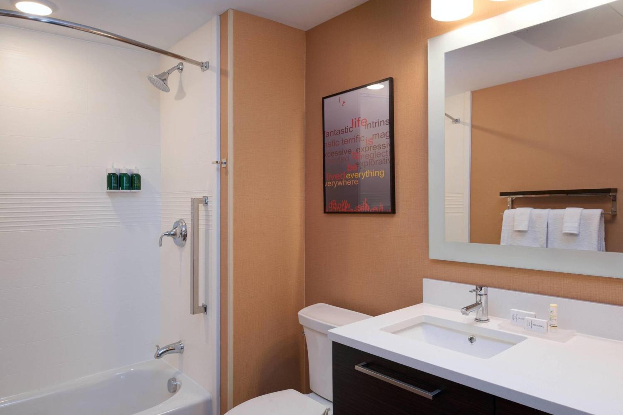 Towneplace By Marriott Grand Rapids Airport 3*
